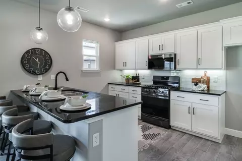 Kitchen - Vaughn Road, Centerton, AR 72719 photo 1 of 2