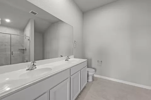 Bath - 13515 Playa Ave, Von Ormy, TX 78073 photo 1 of 6