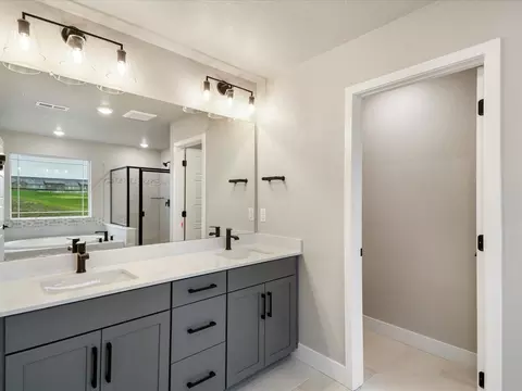 Bath - 24005 E Utah Pl, Aurora, CO 80018 photo 1 of 1
