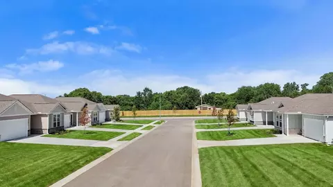 View/Area - 4001 NE Apple Grove Dr, Lees Summit, MO 64064 photo 1 of 4