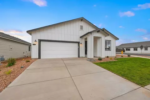 4098 SW Pumice Ave, Redmond, OR 97756