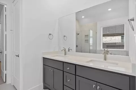 Bath - 448 Sprigtail Dr, Katy, TX 77493 photo 1 of 5