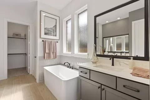 Bath - 448 Sprigtail Dr, Katy, TX 77493 photo 5 of 5