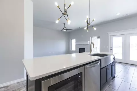 Kitchen - 3308 Mangrove Rd, Edmond, OK 73034 photo 11 of 29
