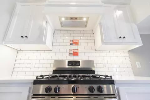 Kitchen - 3308 Mangrove Rd, Edmond, OK 73034 photo 16 of 29