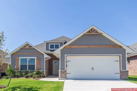 Exterior - 3308 Mangrove Rd, Edmond, OK 73034 photo 5 of 48