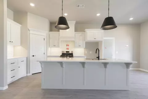 Kitchen - 3308 Mangrove Rd, Edmond, OK 73034 photo 14 of 29