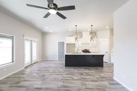 Living - 3308 Mangrove Rd, Edmond, OK 73034 photo 9 of 27