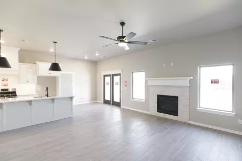 Living - 3308 Mangrove Rd, Edmond, OK 73034 photo 13 of 27