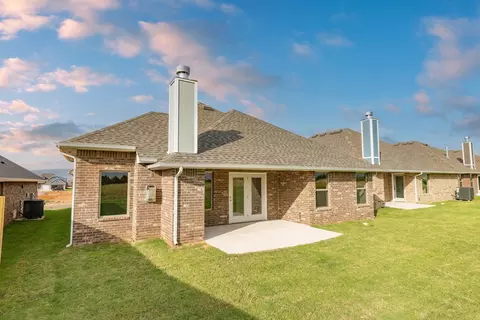 Exterior - 3308 Mangrove Rd, Edmond, OK 73034 photo 45 of 48