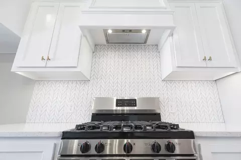 Kitchen - 3308 Mangrove Rd, Edmond, OK 73034 photo 12 of 29