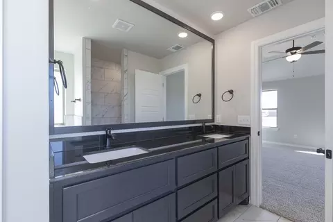 Bath - 3308 Mangrove Rd, Edmond, OK 73034 photo 7 of 22