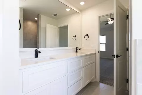 Bath - 3308 Mangrove Rd, Edmond, OK 73034 photo 1 of 22