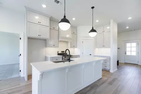 Kitchen - 3308 Mangrove Rd, Edmond, OK 73034 photo 1 of 29