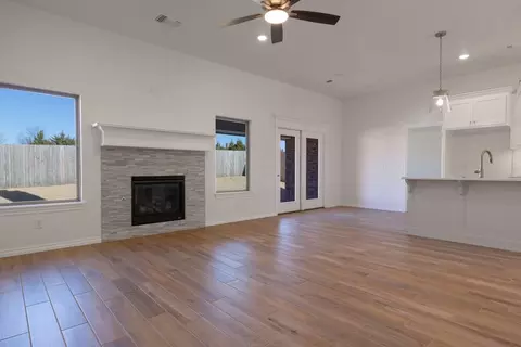 Living - 3308 Mangrove Rd, Edmond, OK 73034 photo 19 of 27