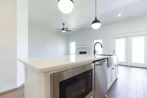 Kitchen - 3308 Mangrove Rd, Edmond, OK 73034 photo 9 of 29