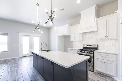 Kitchen - 3308 Mangrove Rd, Edmond, OK 73034 photo 10 of 29
