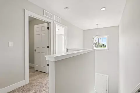 Entry Way - 6281 Comiskey Rd, Stevensville, MI 49127 photo 5 of 6