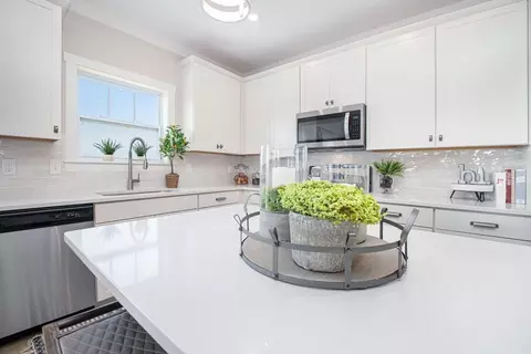 Kitchen - 6281 Comiskey Rd, Stevensville, MI 49127 photo 3 of 3