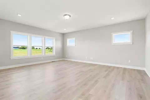 Living - 6281 Comiskey Rd, Stevensville, MI 49127 photo 2 of 5