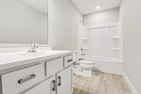 Bath - 6281 Comiskey Rd, Stevensville, MI 49127 photo 2 of 2