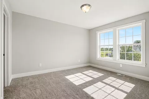 Bedroom - 6281 Comiskey Rd, Stevensville, MI 49127 photo 4 of 8