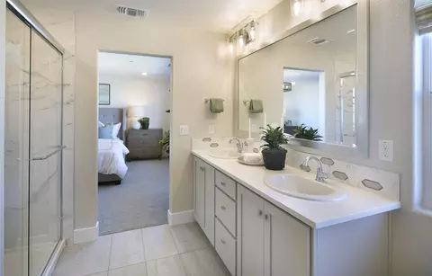 Bath - 3015 Declaration Ave, Lincoln, CA 95648 photo 1 of 1