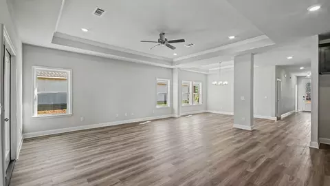 Living - 550 Edenberg Bnd, Pearl, MS 39208 photo 1 of 6