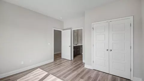 Bedroom - 550 Edenberg Bnd, Pearl, MS 39208 photo 5 of 12