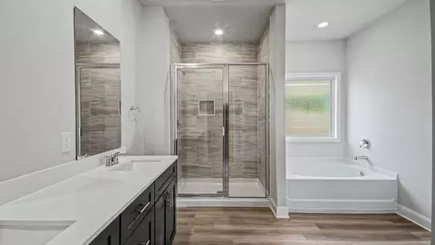 Bath - 550 Edenberg Bnd, Pearl, MS 39208 photo 1 of 9