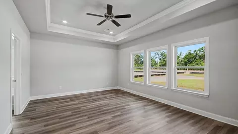 Living - 550 Edenberg Bnd, Pearl, MS 39208 photo 3 of 6