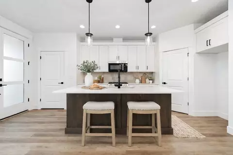 752 S Calhoun Ln, Star, ID 83669