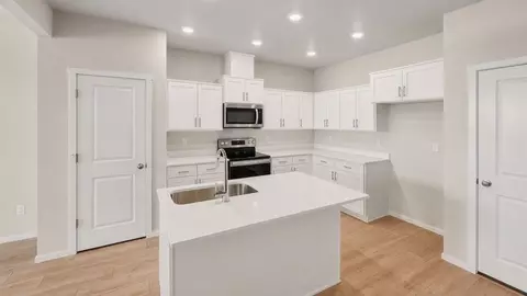 Kitchen - 3559 SW Hartley Ave, Gresham, OR 97080 photo 1 of 5