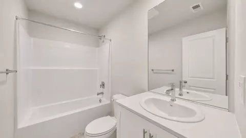 Bath - 3559 SW Hartley Ave, Gresham, OR 97080 photo 3 of 6