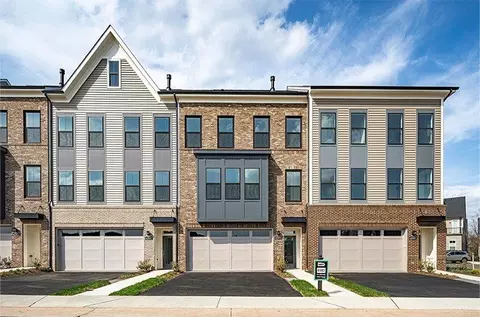 42976 Truman Ter, Ashburn, VA 20148