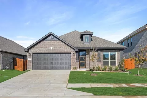 1028 River Oaks Dr, Godley, TX 76044