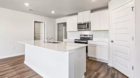 Kitchen - 5871 Tripletail Dr, Milton, FL 32583 photo 2 of 7