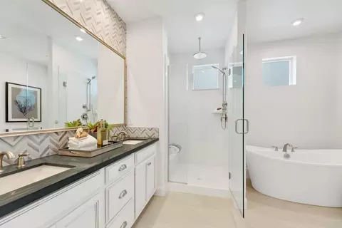 Bath - 1007 Lodge Way, Lincoln, CA 95648 photo 5 of 5
