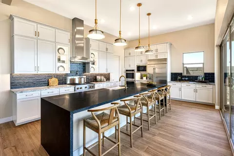 Kitchen - 686 W Treasure Trl, Apache Junction, AZ 85120 photo 3 of 6