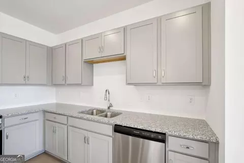 Kitchen - 809 Nova Trl, Riverdale, GA 30274 photo 5 of 9