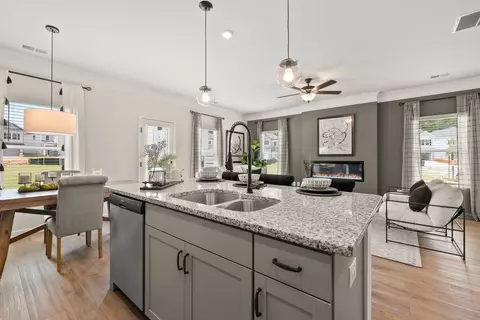 Kitchen - 809 Nova Trl, Riverdale, GA 30274 photo 7 of 9