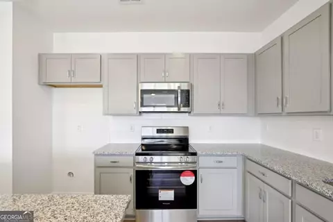 Kitchen - 809 Nova Trl, Riverdale, GA 30274 photo 2 of 9