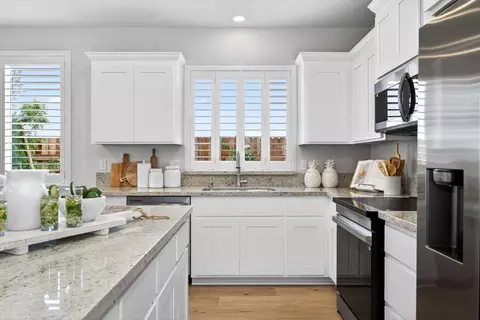 Kitchen - 2902 Meadow Sedge Ave, Placer One, CA 95747 photo 4 of 15