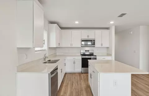 Kitchen - Corymbia Drive, Terrell, TX 75160 photo 3 of 4