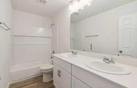 Bath - Corymbia Drive, Terrell, TX 75160 photo 2 of 2
