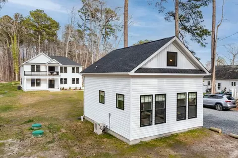 100 Battery Cir, Yorktown, VA 23692