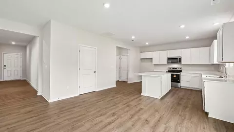 Entry Way - 8740 Basil Rd NW, Baltimore, OH 43105 photo 4 of 6