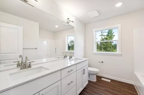 Bath - 44807 244th Ave SE, Enumclaw, WA 98022 photo 1 of 2