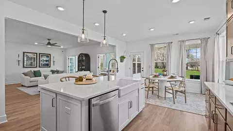 Kitchen - 1022 Devenger Rd, Greer, SC 29650 photo 4 of 8