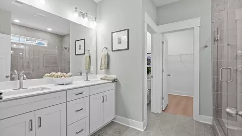 Bath - 1022 Devenger Rd, Greer, SC 29650 photo 7 of 9